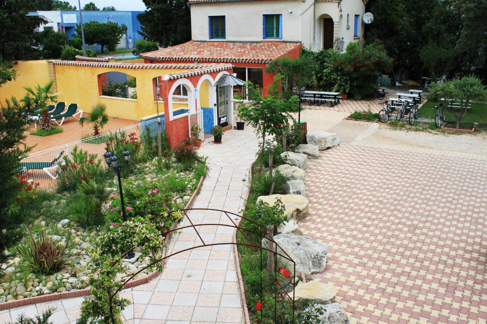 Appart'Hotel Festival Sud Aqua - Avignon Tgv Exterior foto
